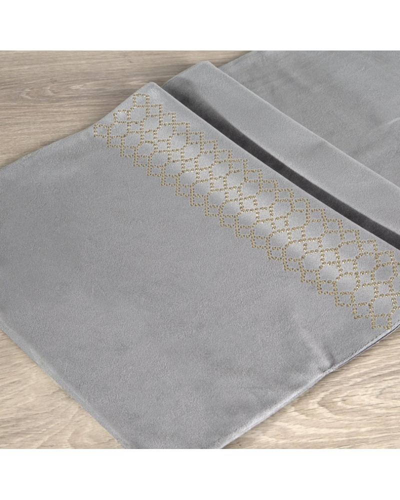 Bieżnik welwetowy srebrny zdobiony dżetami 35x140 PARI Eurofirany Bieżnik welwetowy srebrny zdobiony dżetami 35x140 PARI Eurofirany